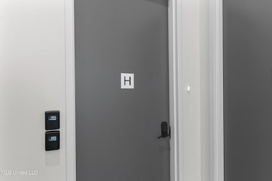 315 Main St unit H, Bay Saint Louis, MS 39520 - photo 7