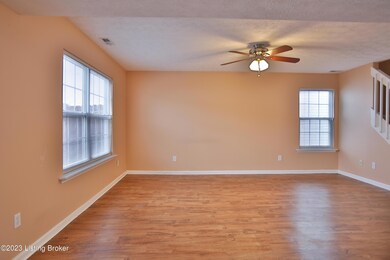6736 Arbor Creek Dr unit 132, Louisville, KY 40228 - photo 4
