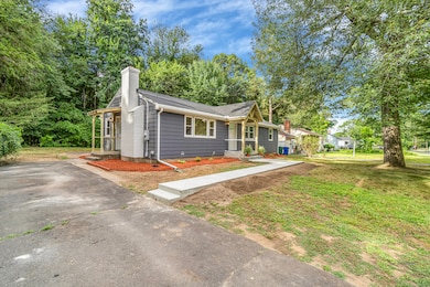 175 E Pershing St, Bloomfield, CT 06002 - photo 3