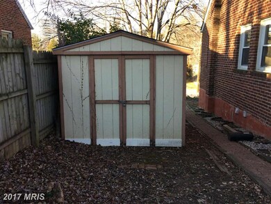 6505 Knollbrook Dr, Hyattsville, MD 20783 - photo 5