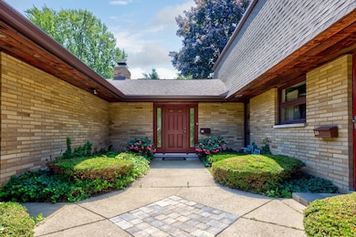 2727 S Lakeshore Dr unit F-24, St. Joseph, MI 49085 - photo 4