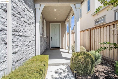 6476 Dan Havicus Dr, Tracy, CA 95377 - photo 3