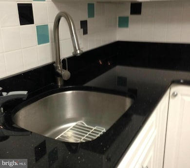 3011 Fallstaff Rd unit 304A, Baltimore, MD 21209 - photo 3