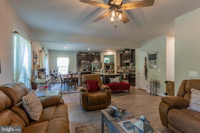 231 Courthouse Manor Dr, Stafford, VA 22554 - photo 5