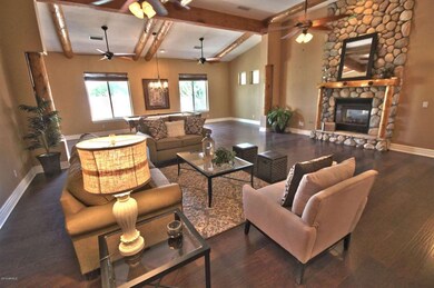 Great room Walk in