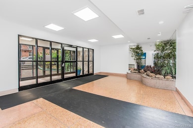 Glendale Garden unit 4B, Bronx, NY 10462 - photo 5