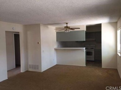 Entry/kitchen