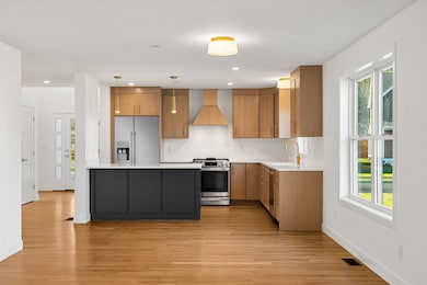 17 Lily Ln, Londonderry, NH 03053 - photo 2