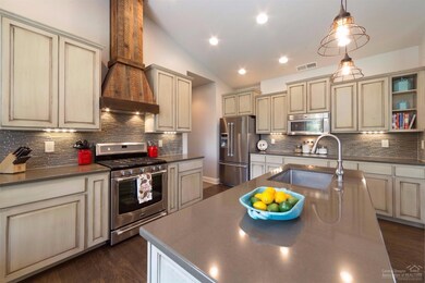 20940 Vail Run Ct, Bend, OR 97702 - photo 6