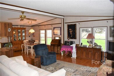 209 Cranbrook Cir, Hendersonville, NC 28792 - photo 5