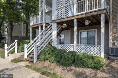 302D Locust St SE unit 9, Vienna, VA 22180 - photo 2