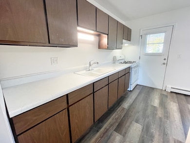 222 S Tryon St unit 8, Wood Stock, IL 60098 - photo 3