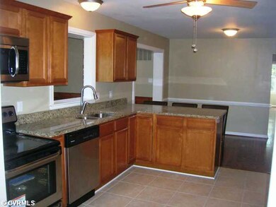 Kitchen - Tons of cabinet space!