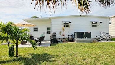 1071 Donegan Rd unit 502, Largo, FL 33771 - photo 5