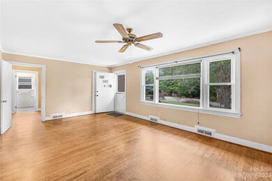 645 Holland Dr, Statesville, NC 28677 - photo 6