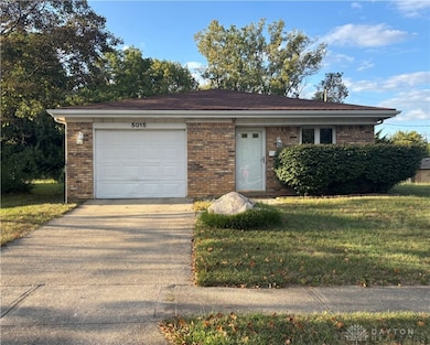 5015 Yalecrest Dr, Dayton, OH 45417 - photo 2