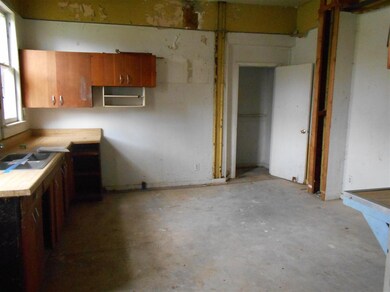 421 S Race St, Princeton, IN 47670 - photo 3