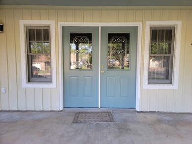 219 Edgewood Dr, Fredericksburg, TX 78624 - photo 2