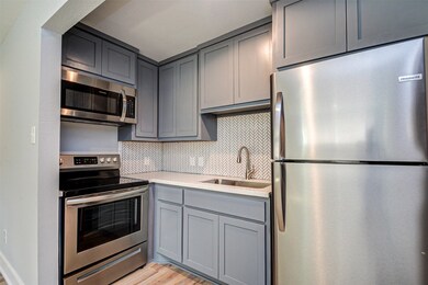 1421 Marshall St unit 11, Houston, TX 77006 - photo 4