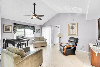 1673 SE Green Acres Cir unit NN202, Port Saint Lucie, FL 34952 - photo 5