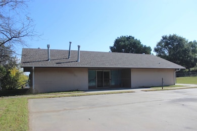 901 S K St, Broken Bow, NE 68822 - photo 4