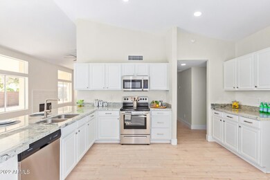 4 Large kitchen new appliances