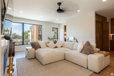 4445 S Holladay Park Ln, Holladay, UT 84124 - photo 5