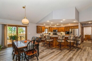 2706 31st St SW, Cedar Rapids, IA 52404 - photo 6