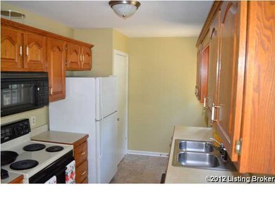 9009 Brandywyne Dr, Louisville, KY 40291 - photo 5