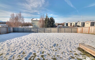 Large Fully Fenced Back Yard