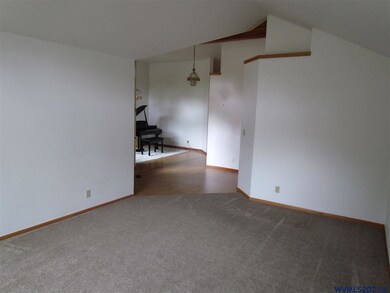1858 Lemming Ave, Eugene, OR 97401 - photo 6