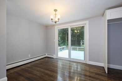 003-photo-dining-room-7381829