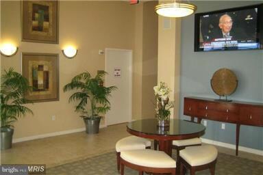 The Crescent unit 602, Silver Spring, MD 20910 - photo 4