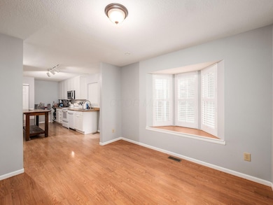 010_ Dr Columbus OH 43220 USA