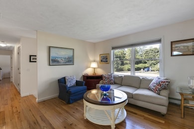 52 Hillcrest Ave, Beverly, MA 01915 - photo 3