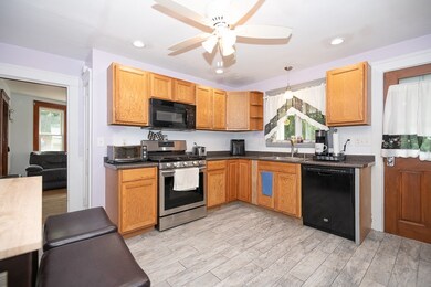 7 Firglade St, Worcester, MA 01602 - photo 6