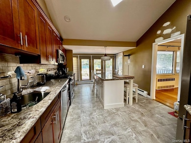 26 Canterbury Rd, Woodbury, NY 11797 - photo 5