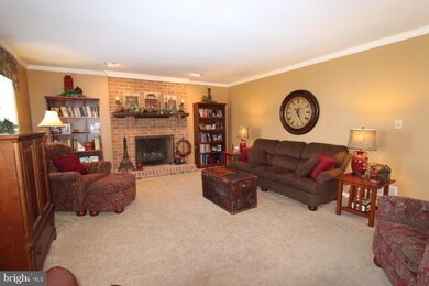 213 Sycamore Ln, New Holland, PA 17557 - photo 4