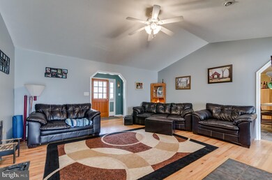 262 Boiling Spring Ct, Gerrardstown, WV 25420 - photo 6