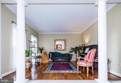 4311 Hollowstone Ct, Chantilly, VA 20151 - photo 2