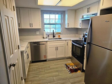 8806 Bay Pointe Dr unit 105, Tampa, FL 33615 - photo 2