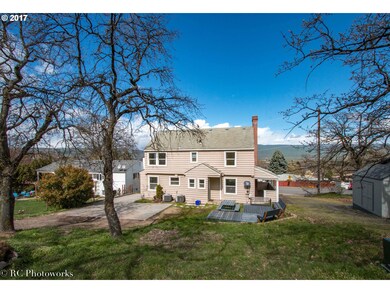 916 E 16th Place, the Dalles, OR 97058 - photo 3