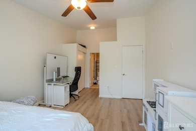 7123 Elm Ct, Monmouth Junction, NJ 08852 - photo 4