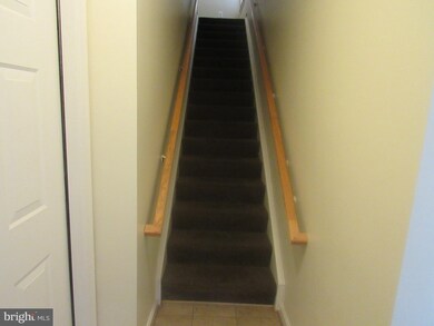 1810 Cedar Cove Way unit 201, Woodbridge, VA 22191 - photo 3