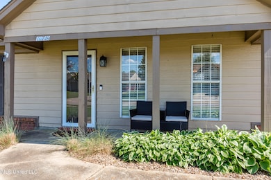 238463j_04-snapsold-screen-10749 Oak Cir