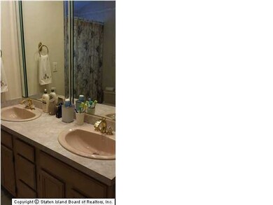 256 Elverton Ave, Staten Island, NY 10308 - photo 5
