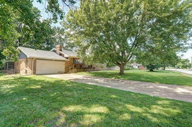 528 N Locust St-37