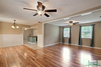 ~Family Room-Dining Area~