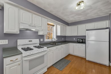 424 Broad St, Nashua, NH 03063 - photo 4