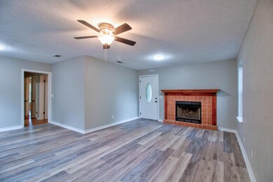 408 W Maple St, Whitewright, TX 75491 - photo 7